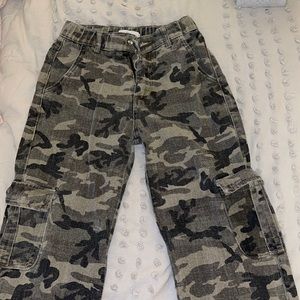 Mid rise camo Adika pants
